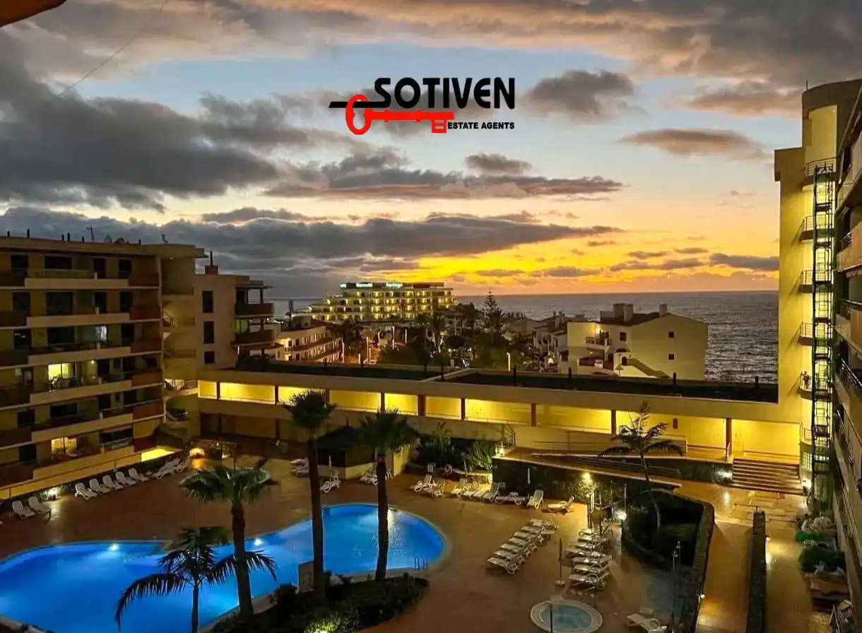 Vista exterior de Apartamento de alquiler en Santiago del Teide con Terraza y Piscina comunitaria