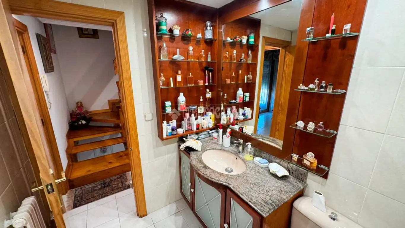 Baño de Casa adosada en venta en Zaragoza con Aire acondicionado, Terraza y Piscina comunitaria