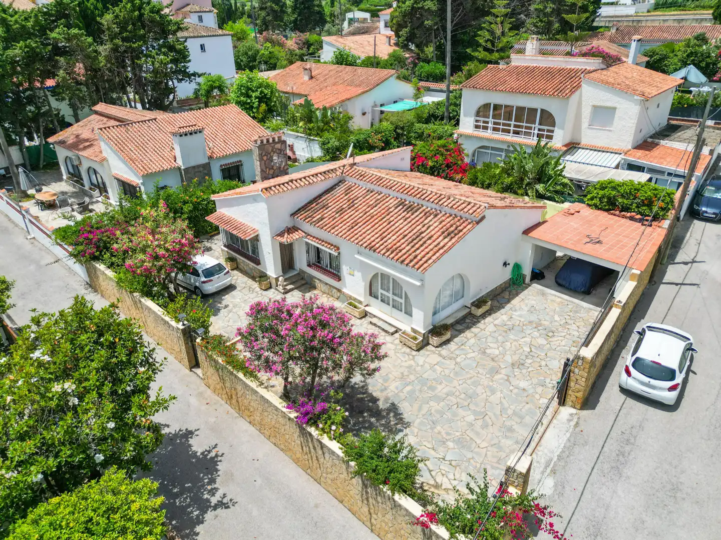 Vista exterior de Casa o chalet en venta en Manilva con Aire acondicionado, Jardín privado y Terraza