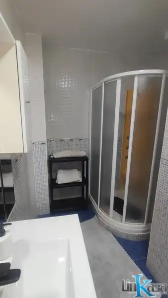 Bany de Pis en venda en Linares amb Moblat i Balcó