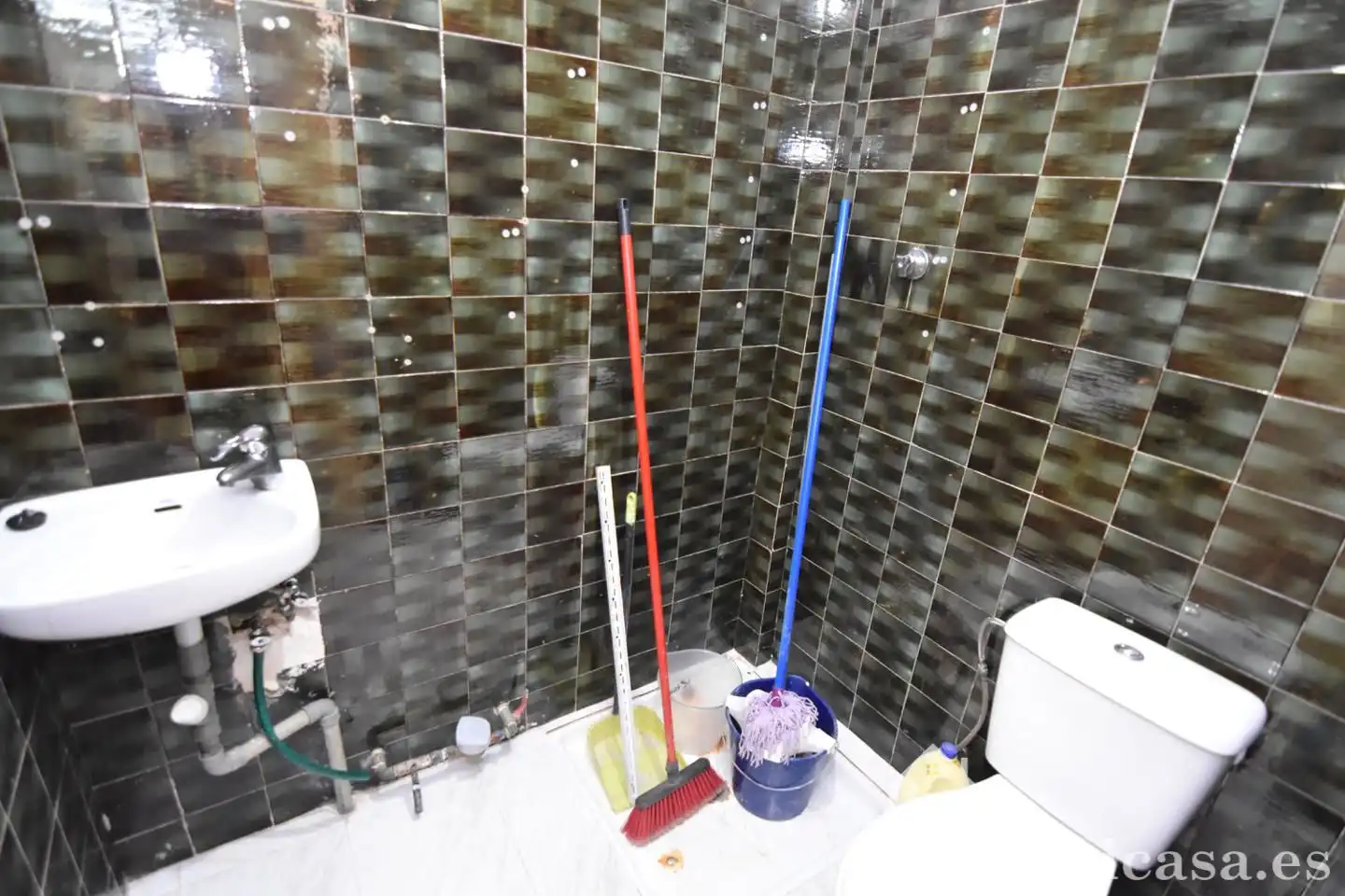 Badezimmer von Geschaftsraum zur Miete in Linares mit Klimaanlage