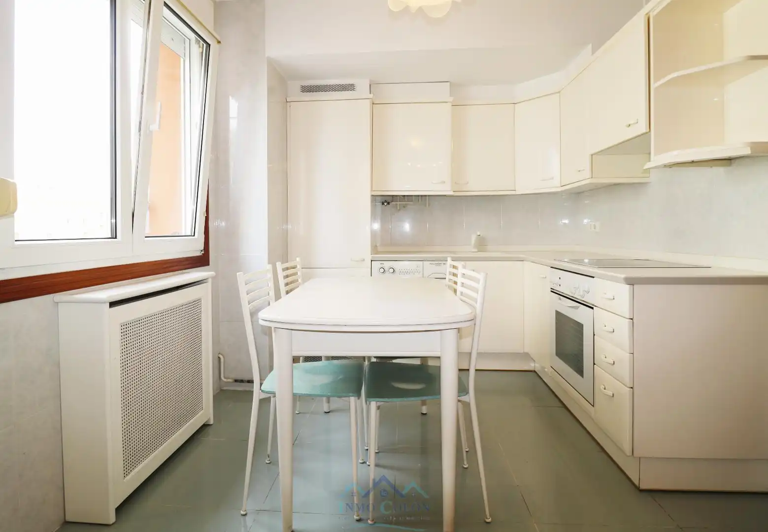 Cocina de Piso en venta en Irun  con Calefacción y Amueblado