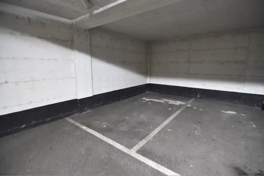 Parkplatz zum Verkauf in Saratsuegi Kalea