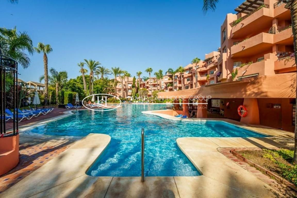 Vista exterior de Apartament en venda en Marbella amb Terrassa, Traster i Moblat