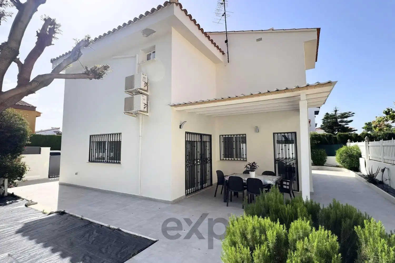 Vista exterior de Casa o chalet en venta en Riba-roja de Túria con Aire acondicionado, Jardín privado y Terraza