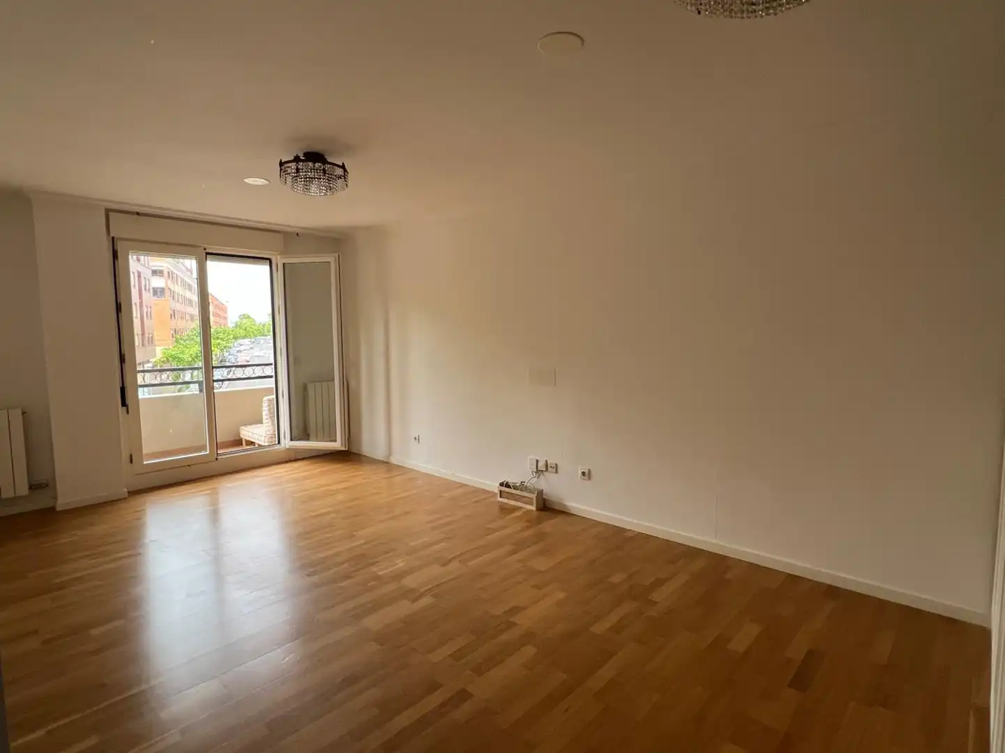 Sala de estar de Piso en venta en  Logroño con Calefacción, Parquet y Terraza