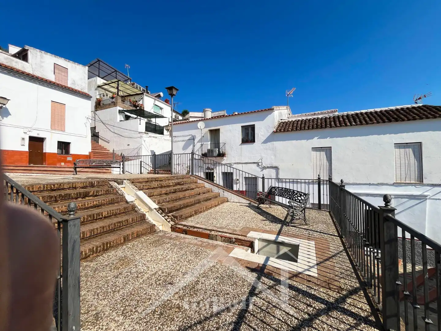 Vista exterior de Casa adosada en venda en Constantina amb Terrassa