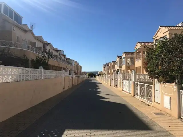 Adosado con piscina en alquiler en Calle de las Lavanderas, imagen 4