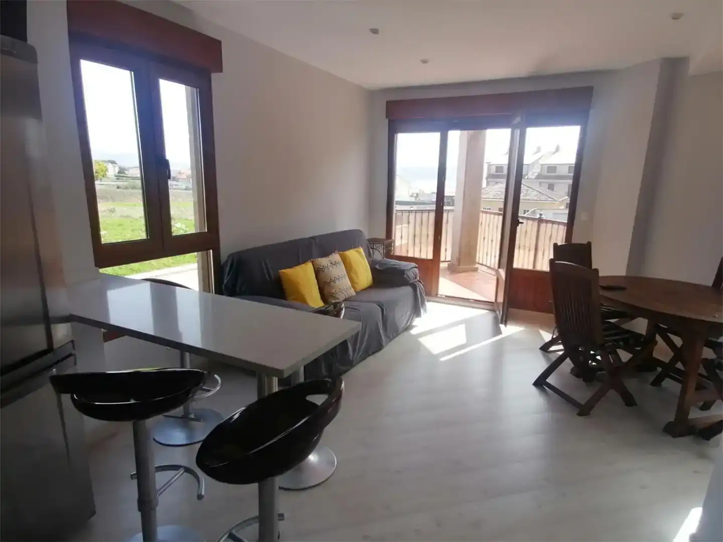 Sala d'estar de Pis en venda en Ribeira amb Jardí privat, Traster i Moblat