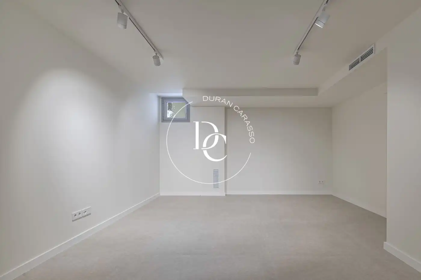 Casa con piscina en venta en Carrer Margarida Xirgu, imagen 51