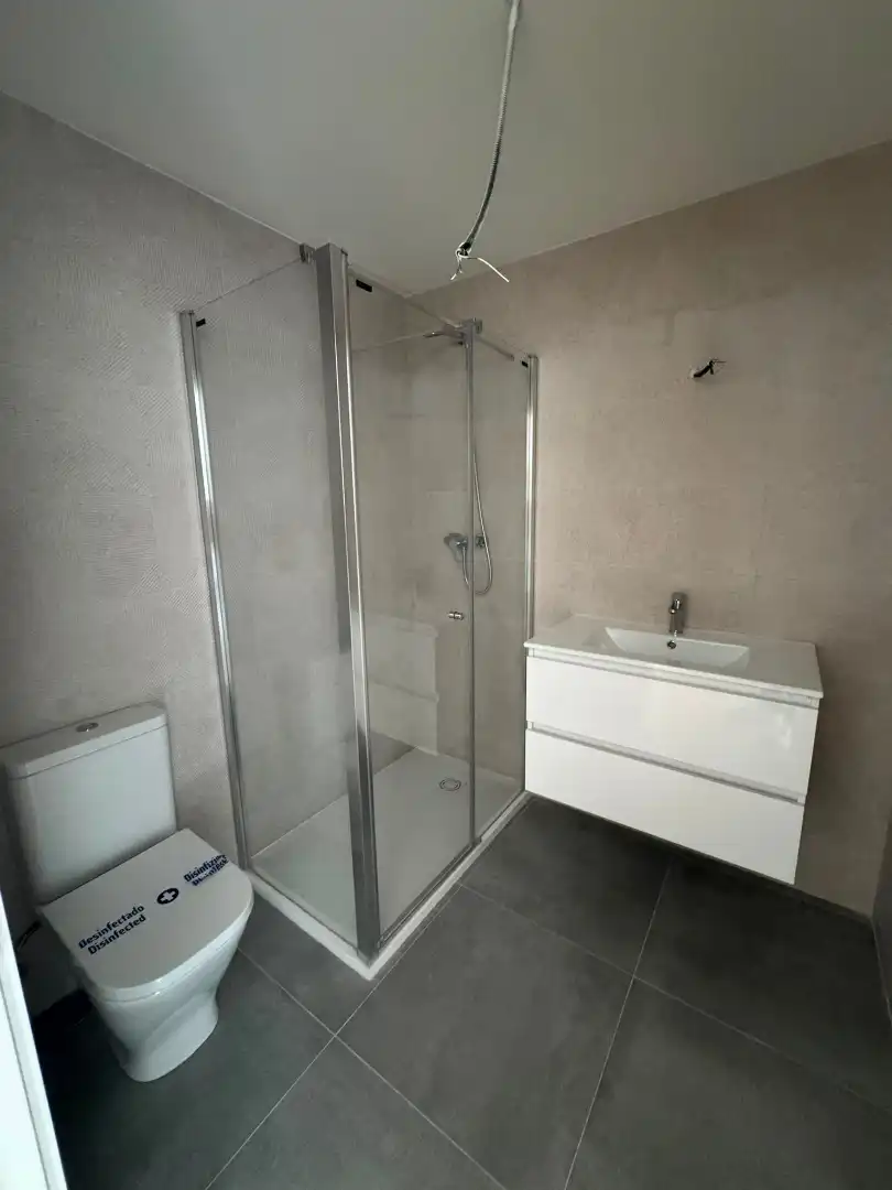 Baño de Piso de alquiler en Valencia con Aire acondicionado, Calefacción y Parquet