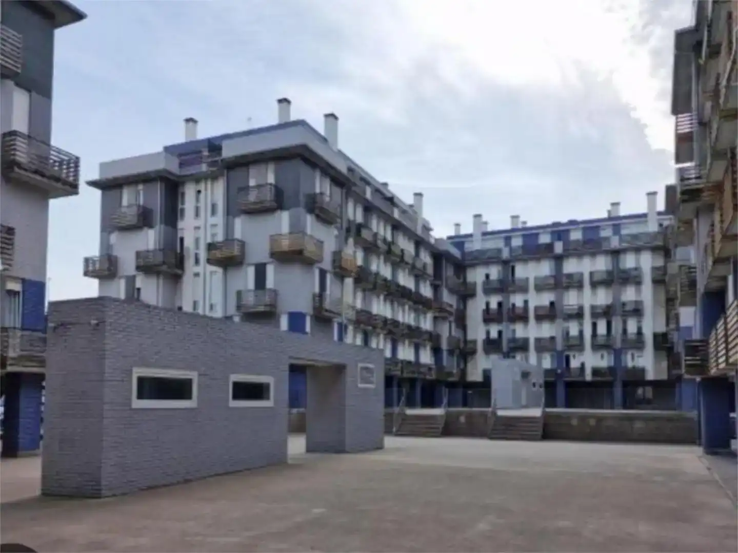 Vista exterior de Garaje en venta en Mompia