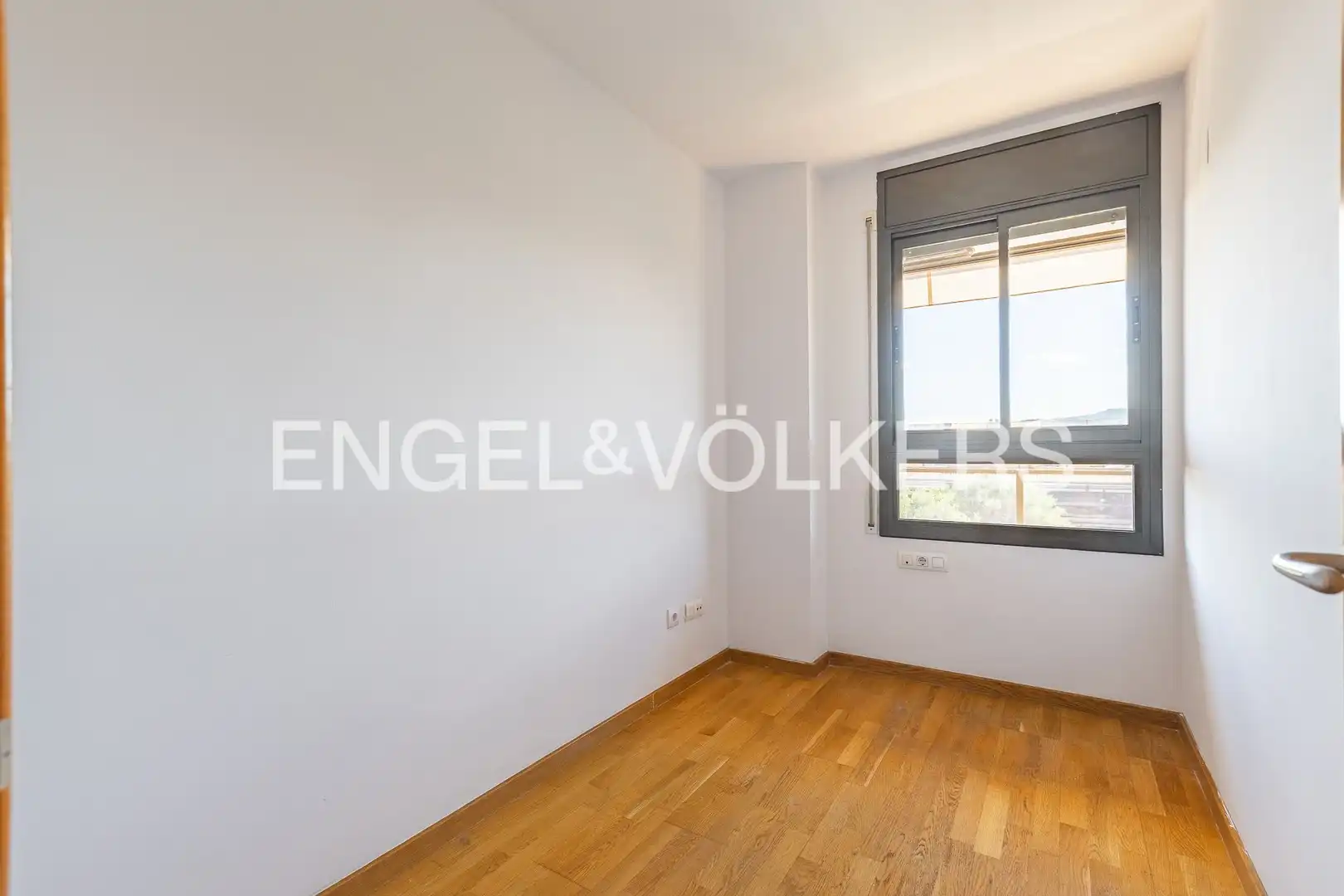 Bedroom of Flat for sale in Sant Cugat del Vallès  with Heating, Private garden and Parquet flooring
