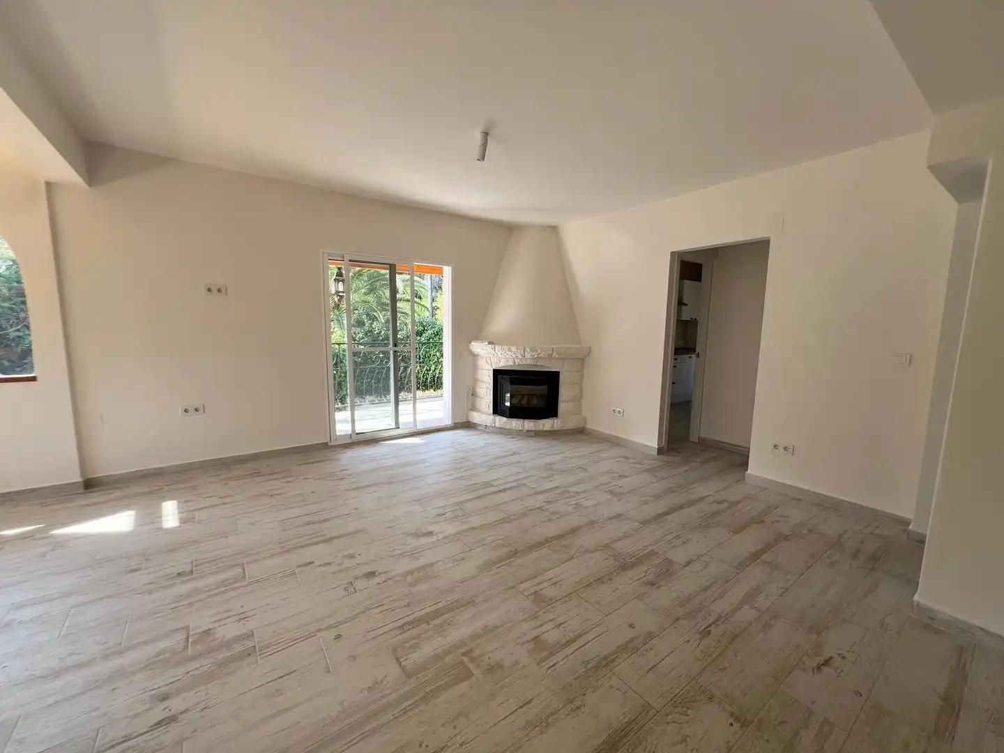 Sala d'estar de Casa o xalet de lloguer en L'Alfàs del Pi amb Aire condicionat, Jardí privat i Terrassa