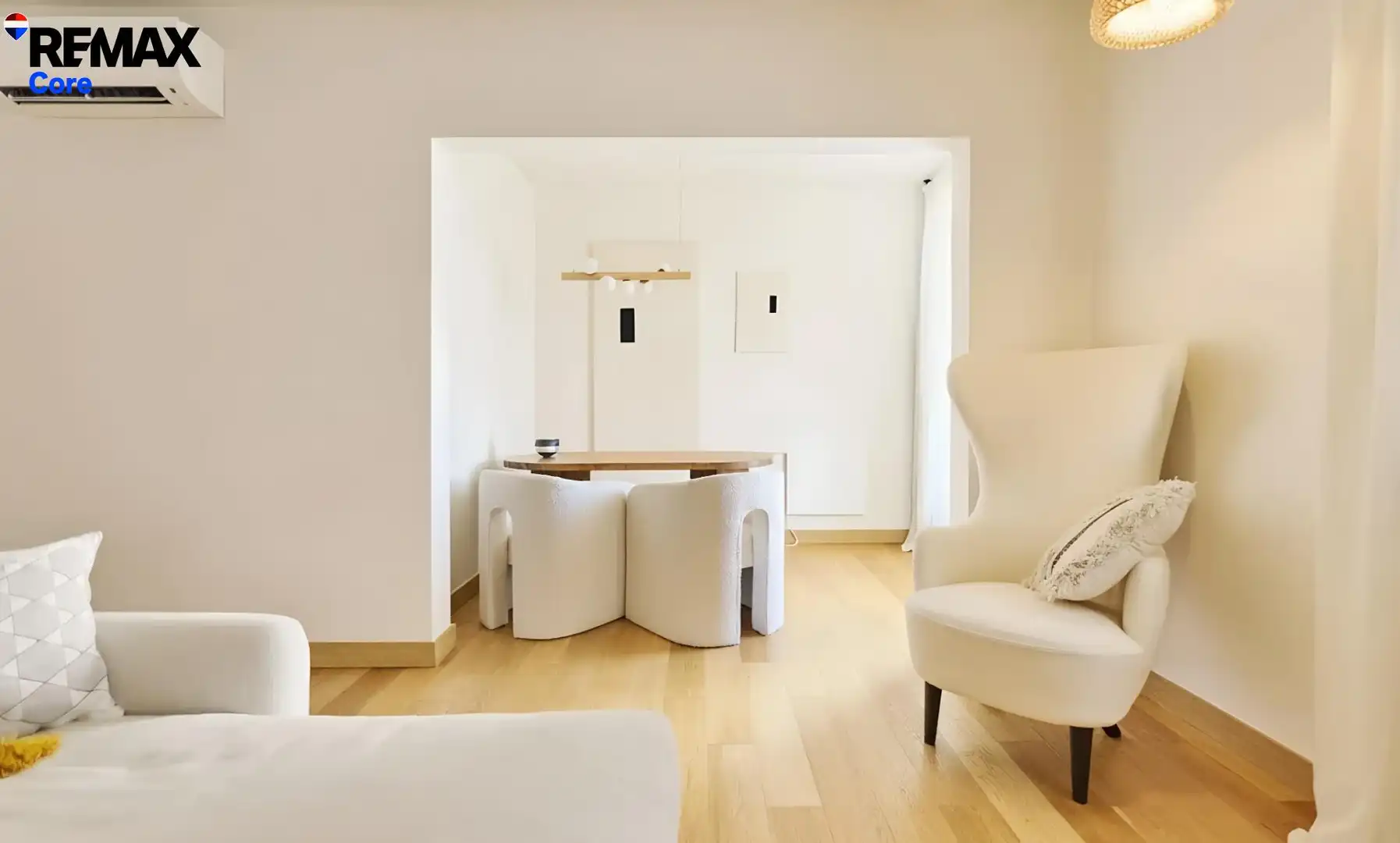Wohnzimmer von Wohnung zum Verkauf in Marbella mit Klimaanlage, Heizung und Privatgarten
