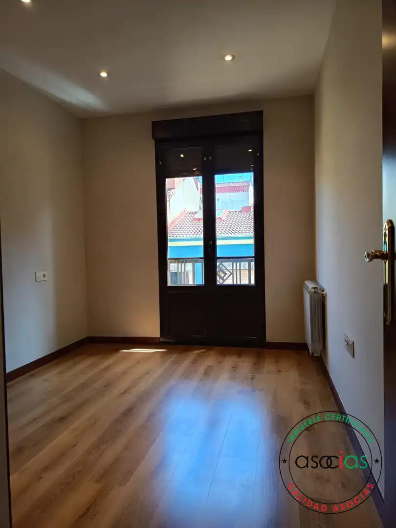 Pis de lloguer a CL CASIMIRO VELASCO, Barrio del Centro