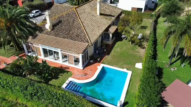 Villa mit Pool zum Verkauf in Calle Aníbal 7