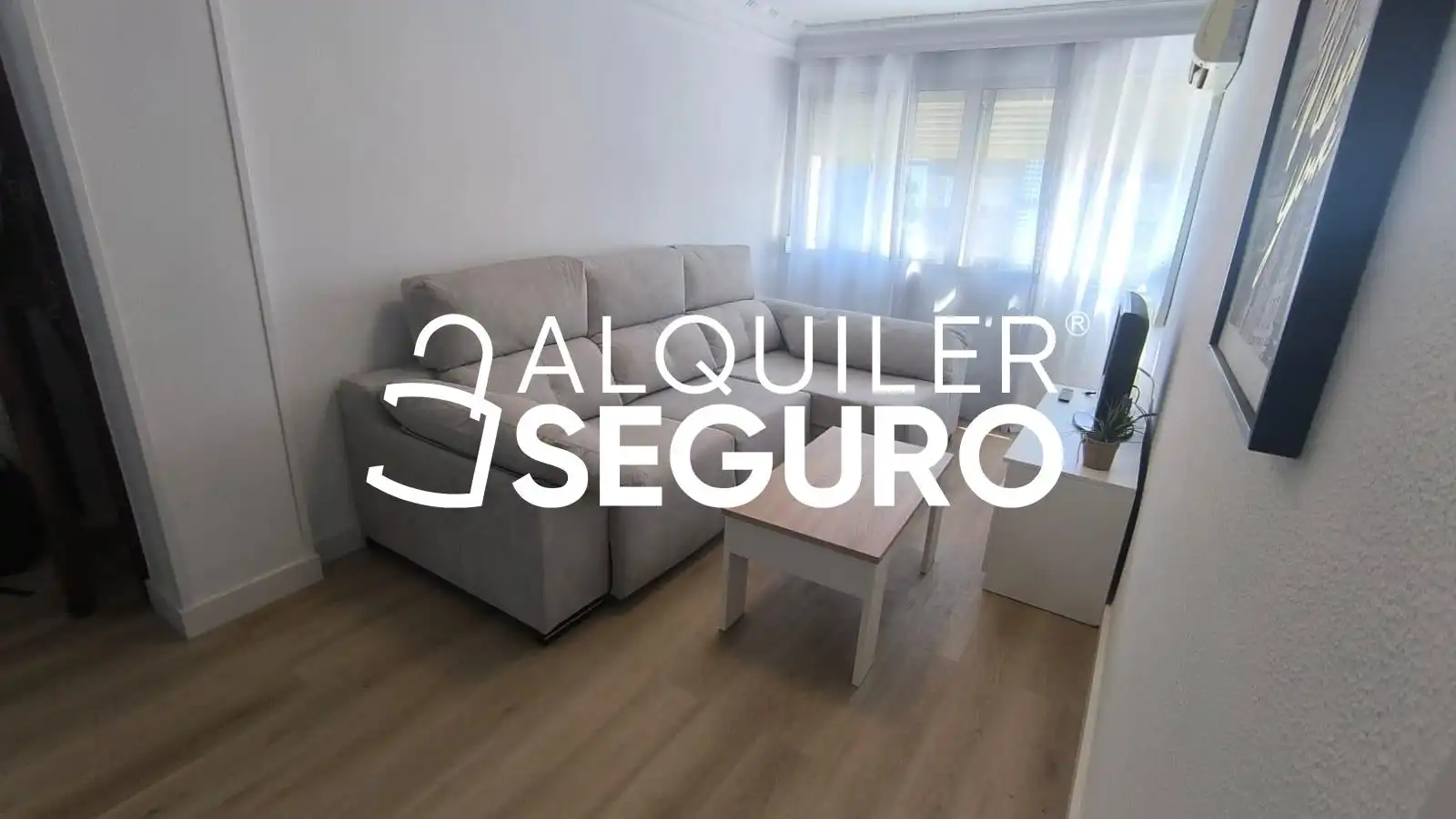 Dormitori de Pis de lloguer en  Sevilla Capital amb Aire condicionat i Moblat