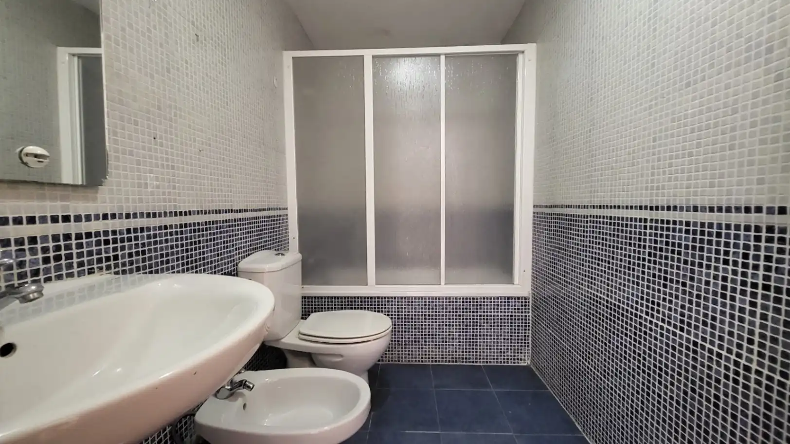 Bathroom of Flat for sale in Dénia  with Air Conditioner, Heating and Terrace