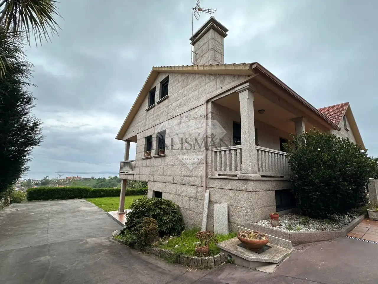 Exterior view of Houses for sale in Marín  with Heating, Private garden and Parquet flooring
