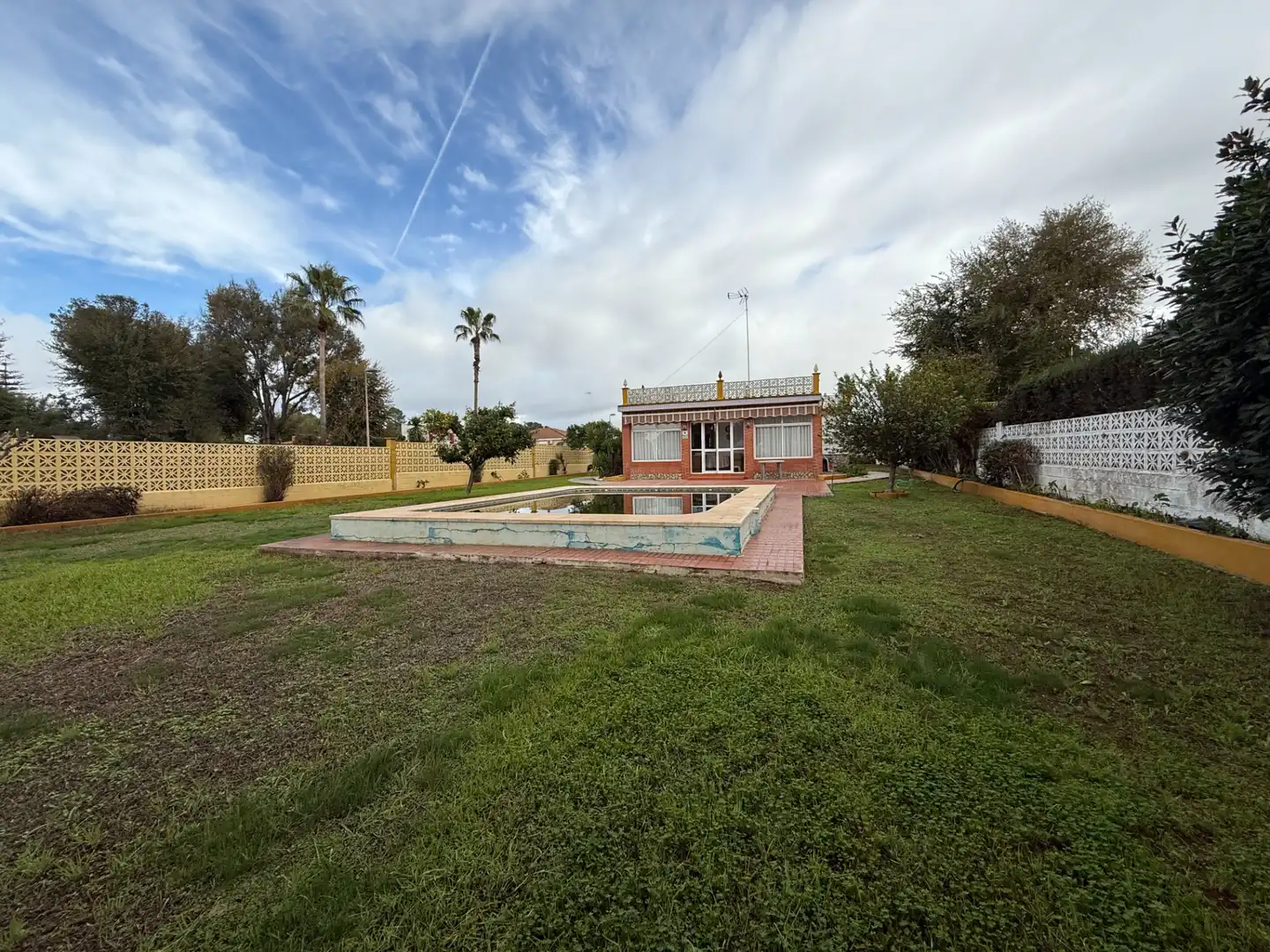 Casa o xalet en venda en Alcalá de Guadaira amb Aire condicionat, Calefacció i Jardí privat