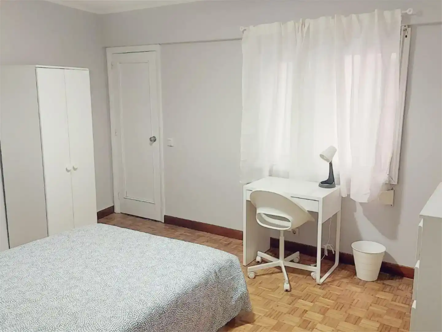 Bedroom of Flat for sale in Vigo 