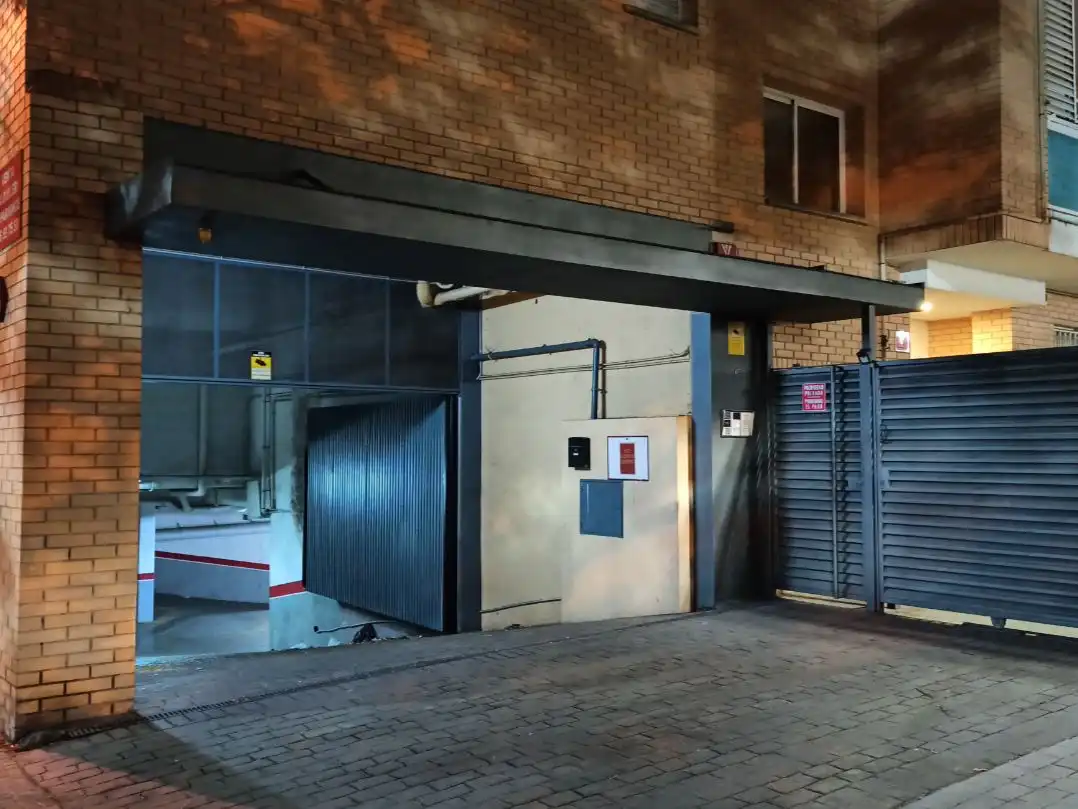Einzelparkplatz zur Miete in Carrer de Montserrat Roig 5, imagen 3