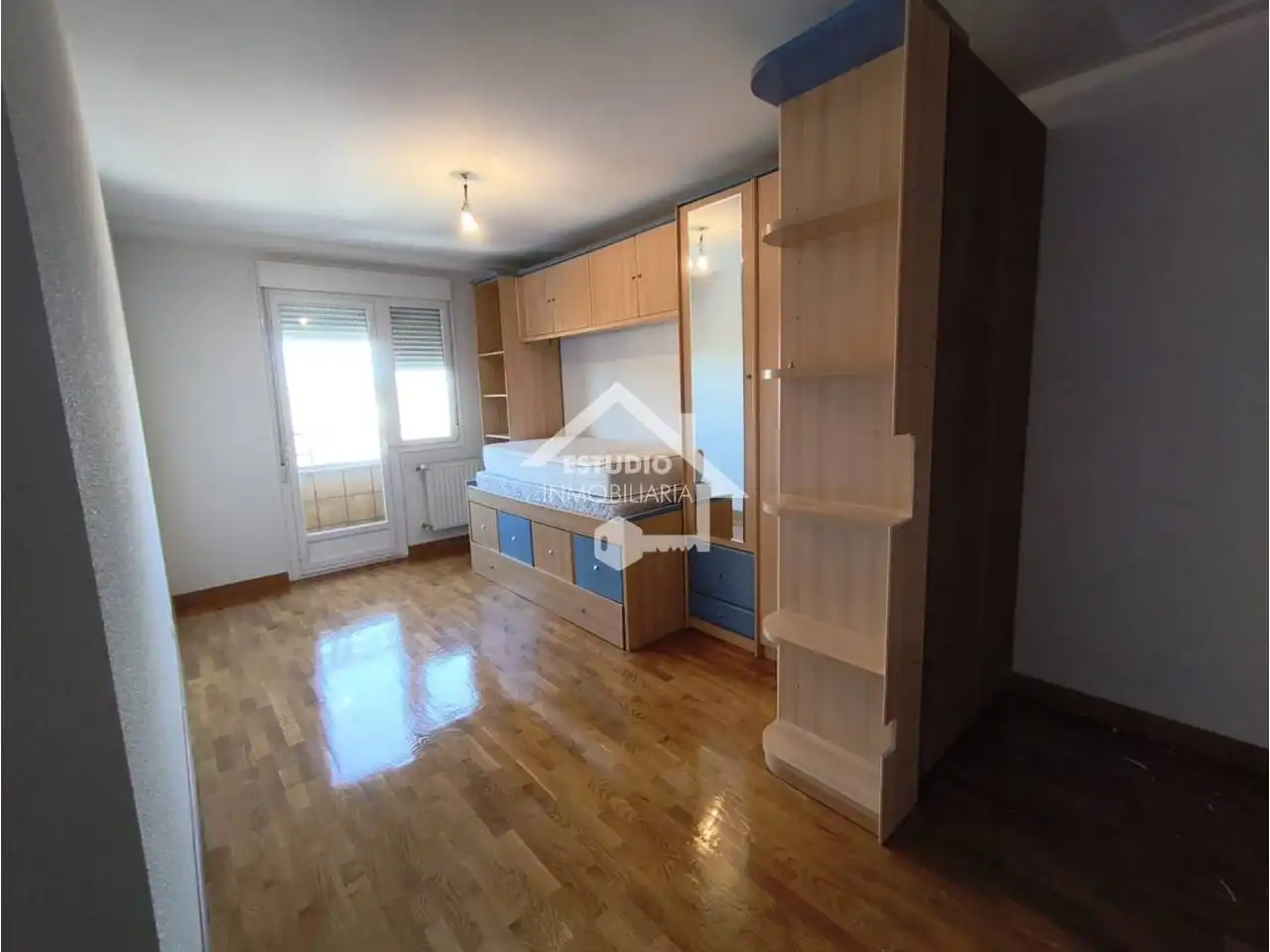 Habitación de Casa adosada en venta en Mendavia con Calefacción, Jardín privado y Parquet