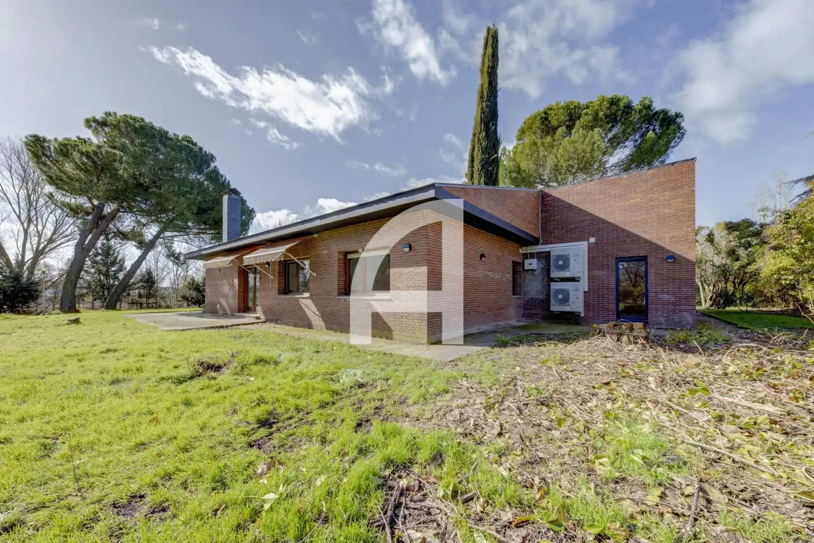 Exterior view of Houses for sale in Villanueva de la Cañada  with Air Conditioner, Heating and Swimming Pool