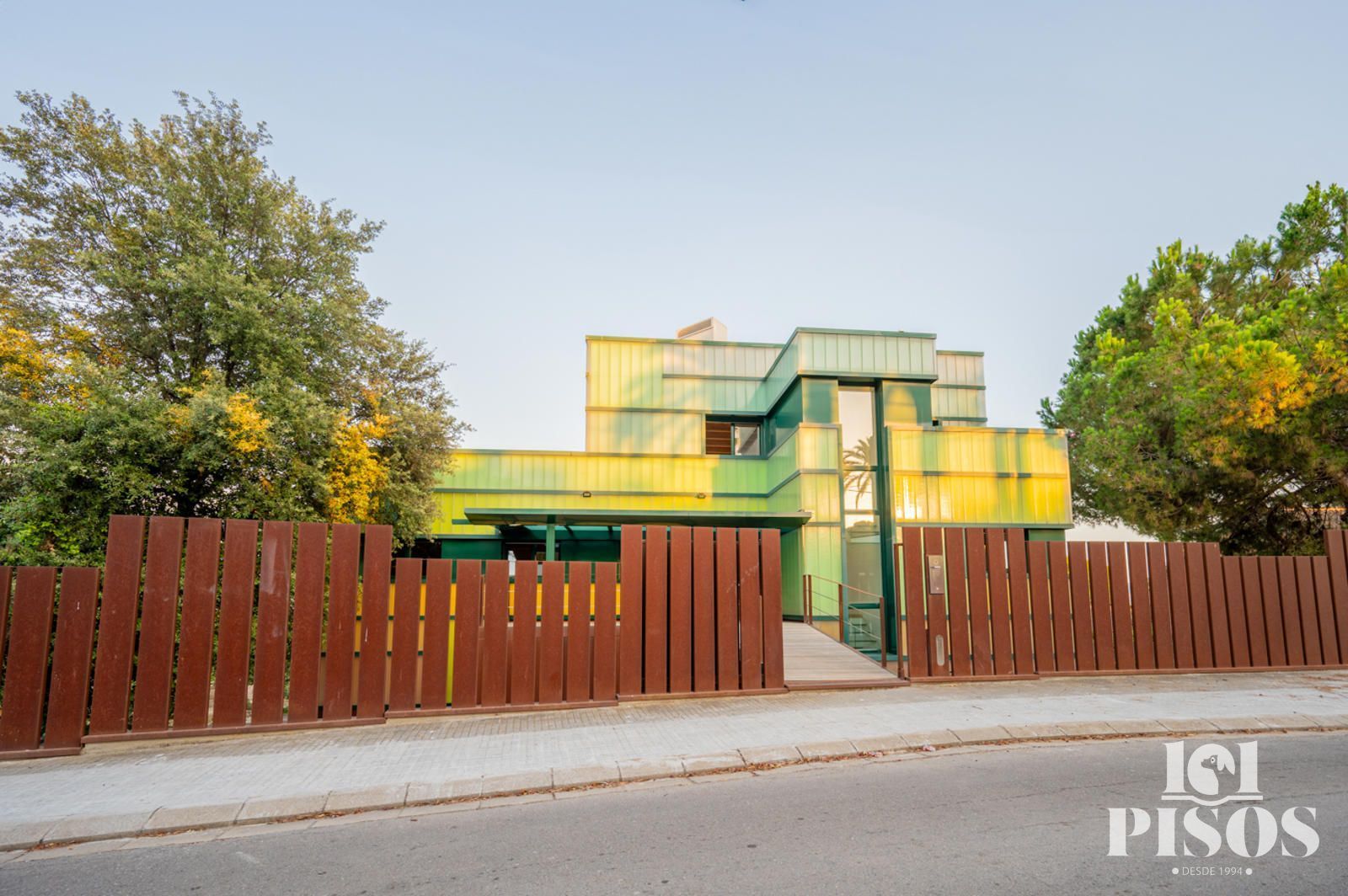 Exterior view of House or chalet for sale in Cerdanyola del Vallès  with Air Conditioner, Heating and Storage room