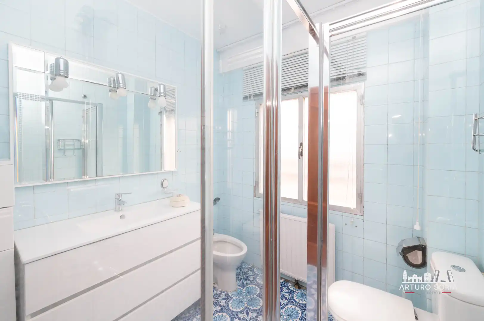 Baño de Piso en venta en Madrid con Calefacción y Terraza