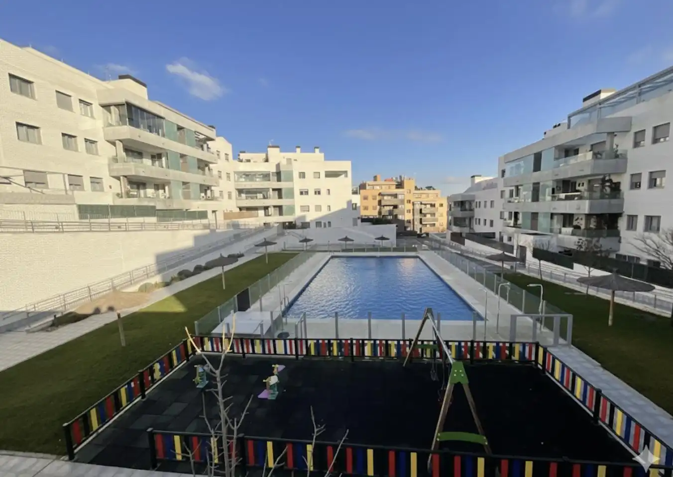 Piscina de Dúplex en venda en Colmenar Viejo amb Aire condicionat, Calefacció i Terrassa