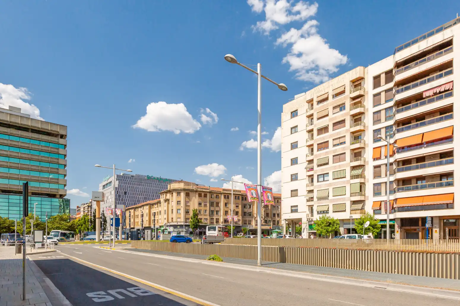Vista exterior de Piso en venta en  Pamplona / Iruña con Calefacción, Parquet y Terraza