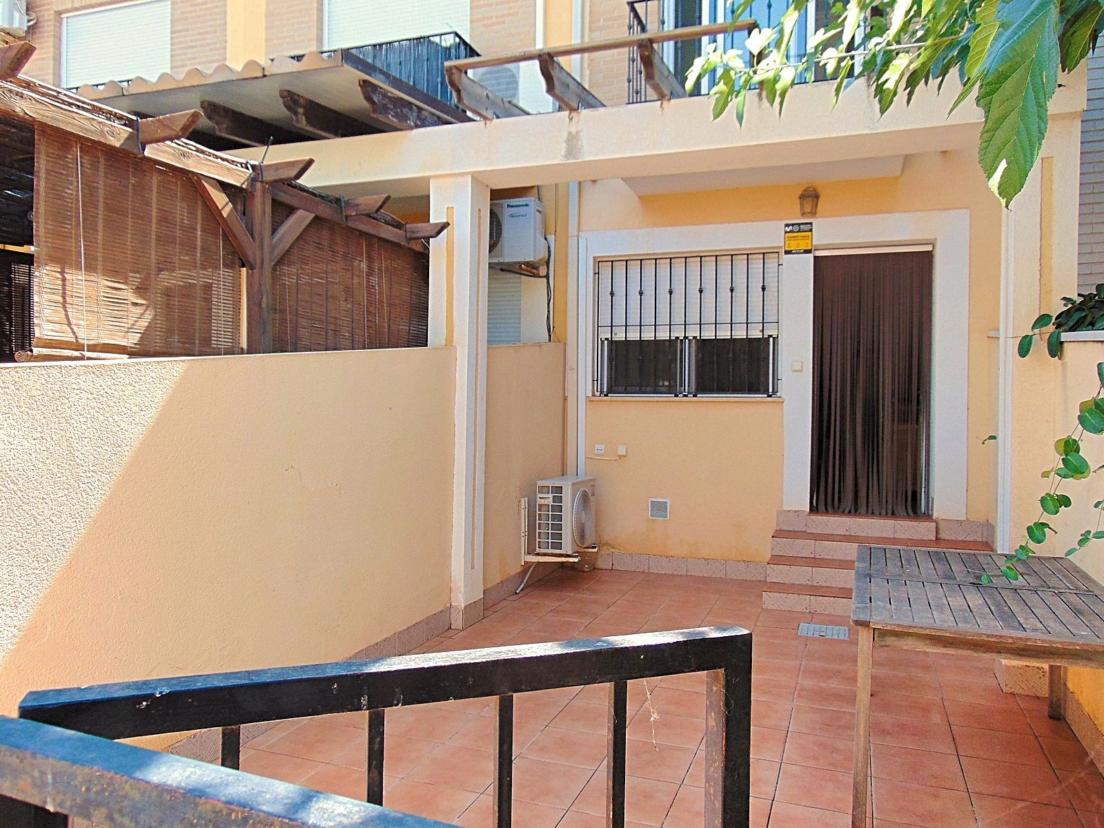 Jardí de Casa adosada en venda en San Pedro del Pinatar amb Aire condicionat, Calefacció i Jardí privat