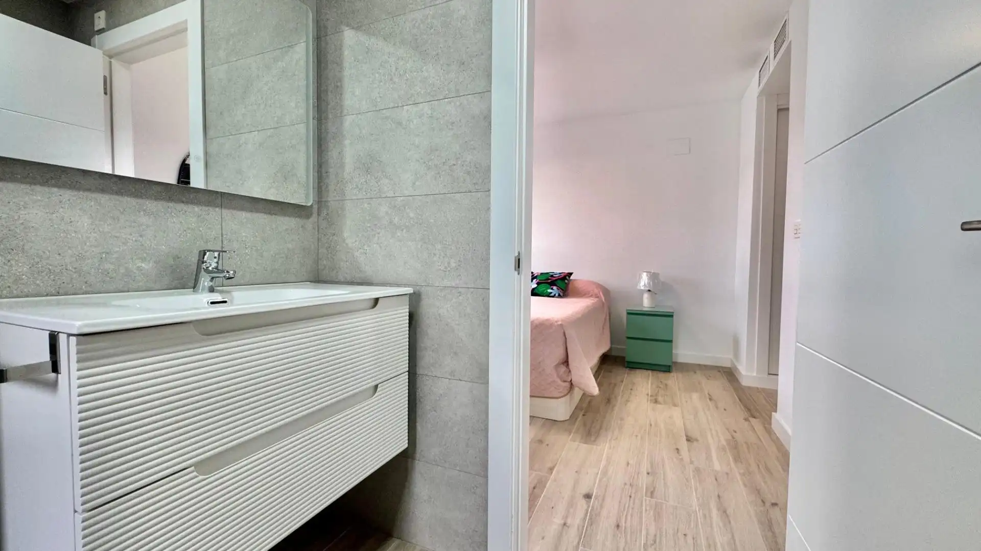 Flat with terrace to rent in Avenida de la Marina Española, imagen 25