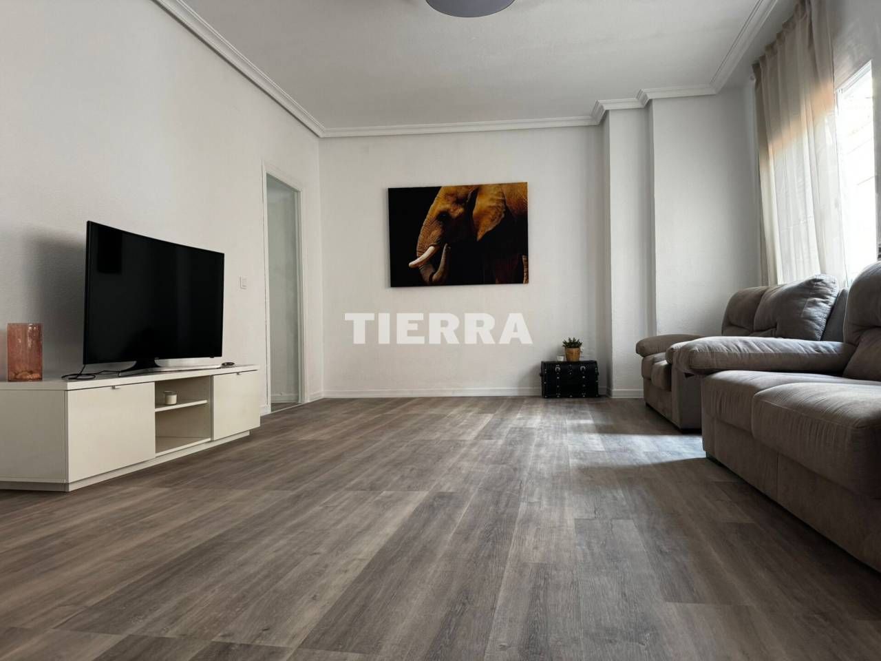 Flat for rent in Calle Gran Vía, Sagrado Corazón