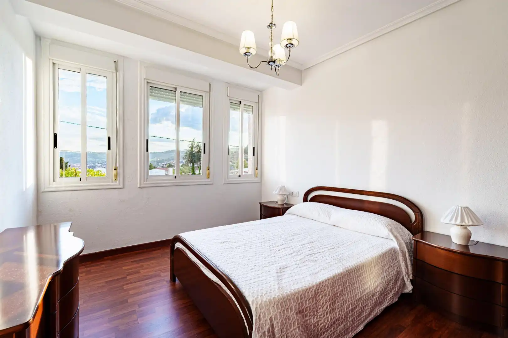Habitación de Casa o chalet en venta en Ourense Capital  con Calefacción, Jardín privado y Balcón