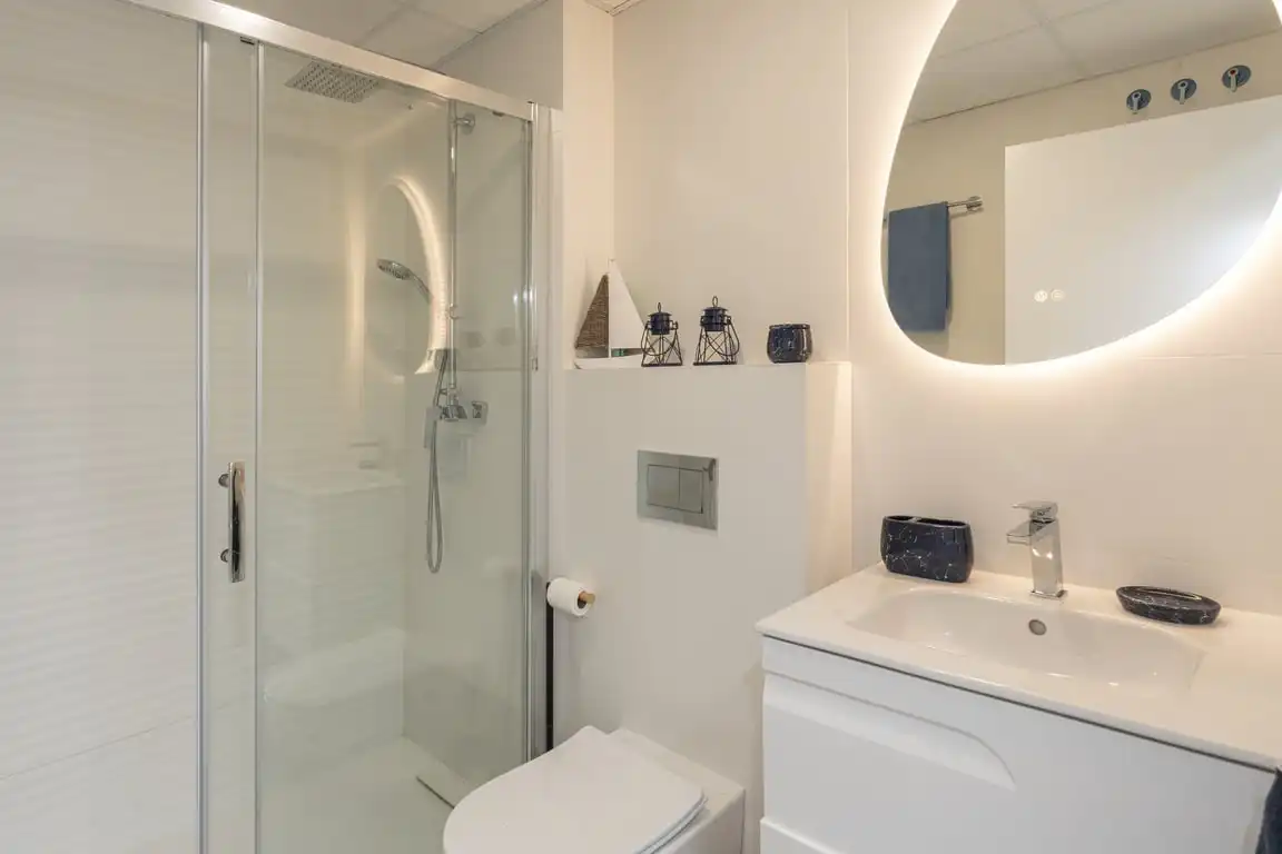 Badezimmer von Wohnungen zur Miete in Jávea / Xàbia mit Klimaanlage, Privatgarten und Gemeinschaftspool