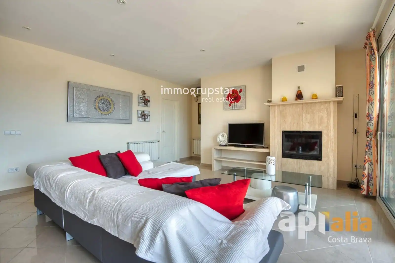 Sala d'estar de Casa o xalet en venda en Calonge i Sant Antoni amb Calefacció, Terrassa i Piscina