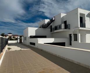 Vista exterior de Casa o xalet en venda en Vera amb Jardí privat, Terrassa i Piscina