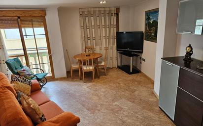 Sala d'estar de Casa o xalet en venda en Siete Aguas amb Aire condicionat, Terrassa i Balcó