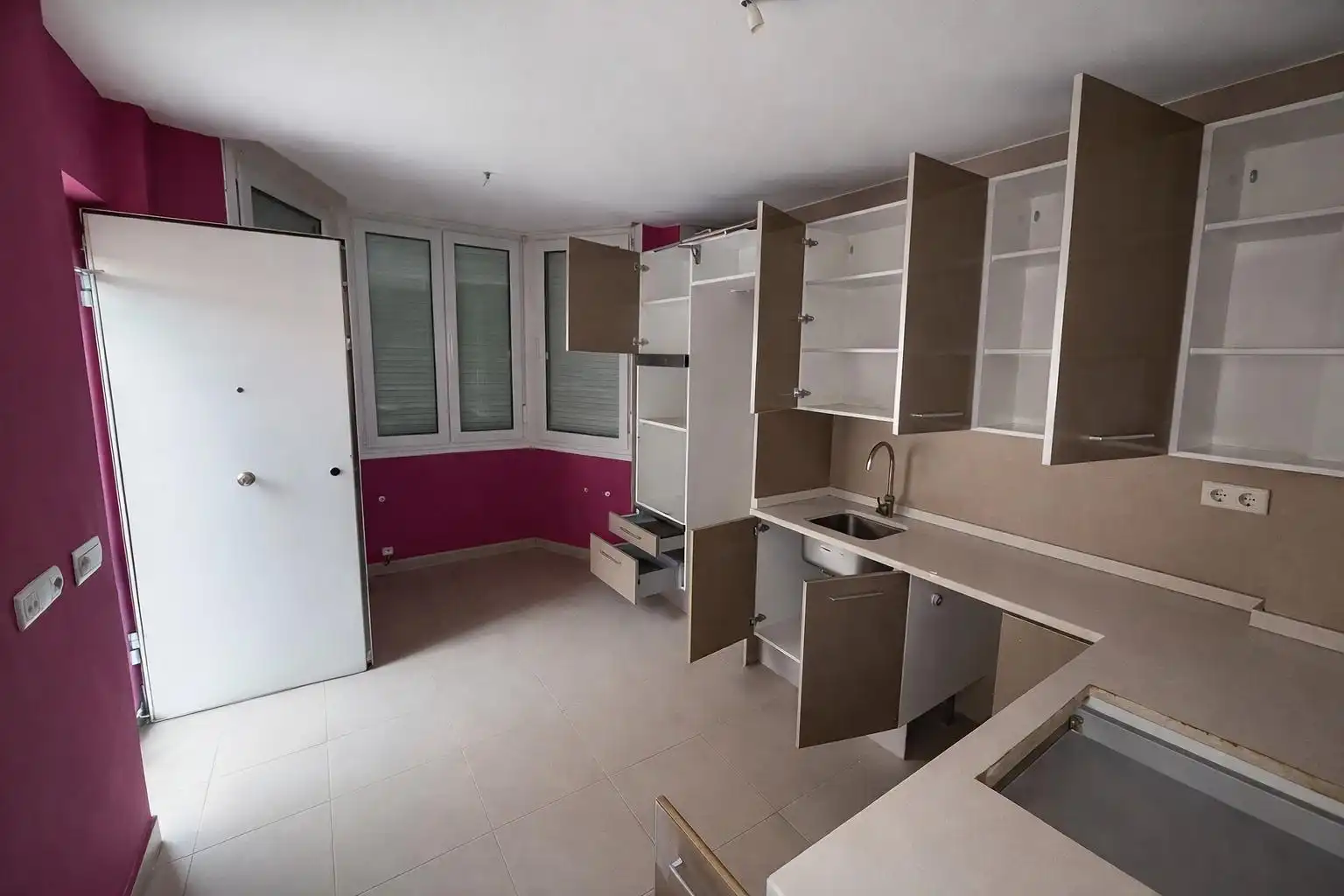 Kitchen of Houses for sale in Madrid  with Private garden, Terrace and Swimming Pool