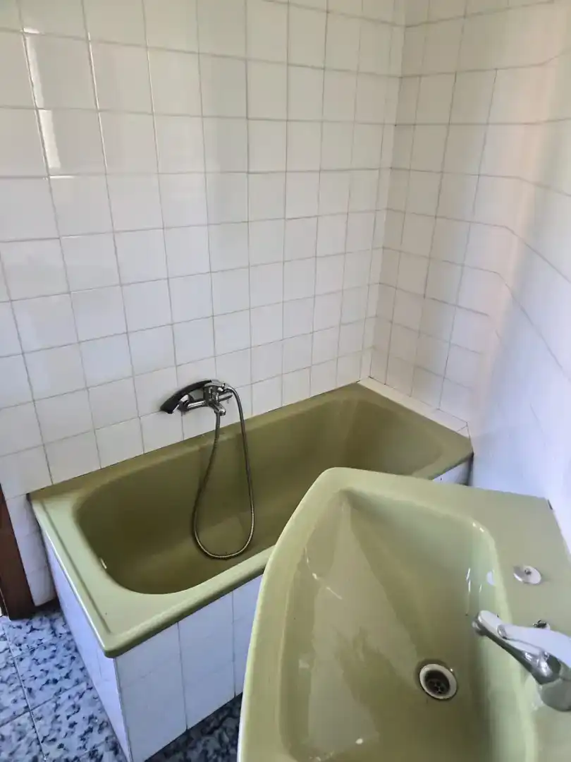 Baño de Piso en venta en Guitiriz con Parquet, Trastero y Amueblado