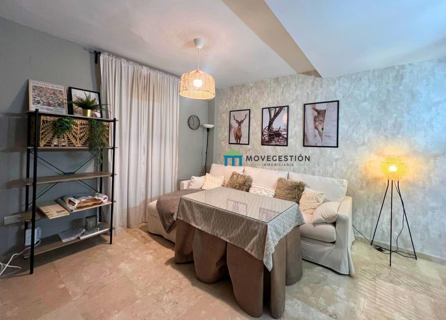 Sala d'estar de Casa o xalet en venda en Ubrique amb Terrassa, Traster i Balcó