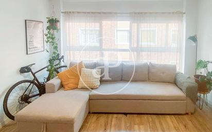 Living room of Flat for sale in  Barcelona Capital  with Air Conditioner, Heating and Furnished