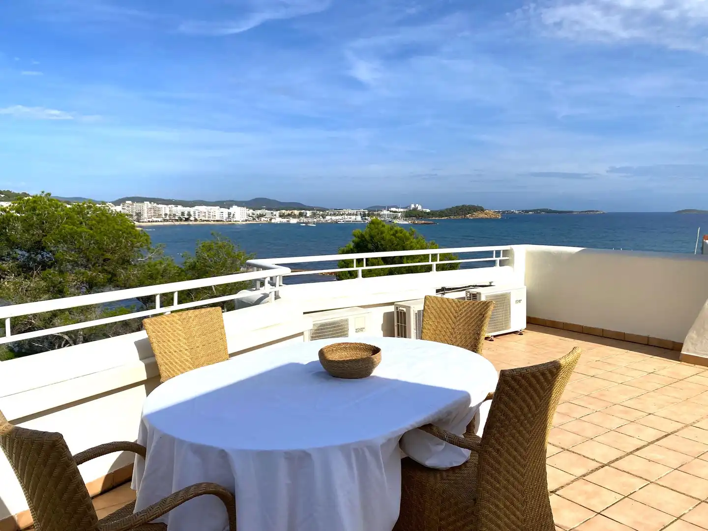 Terraza de Casa adosada en venta en Santa Eulària des Riu con Aire acondicionado, Calefacción y Jardín privado