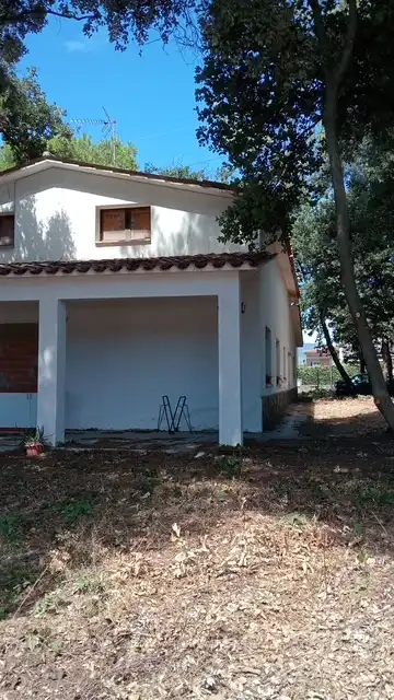 Xalet amb terrassa en venda a Carrer Tulipa