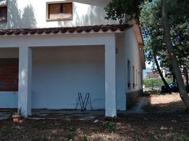 Villa con balcone in vendita a Carrer Tulipa