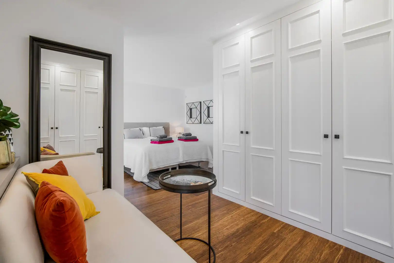 Dormitori de Casa adosada en venda en Marbella amb Aire condicionat, Jardí privat i Terrassa
