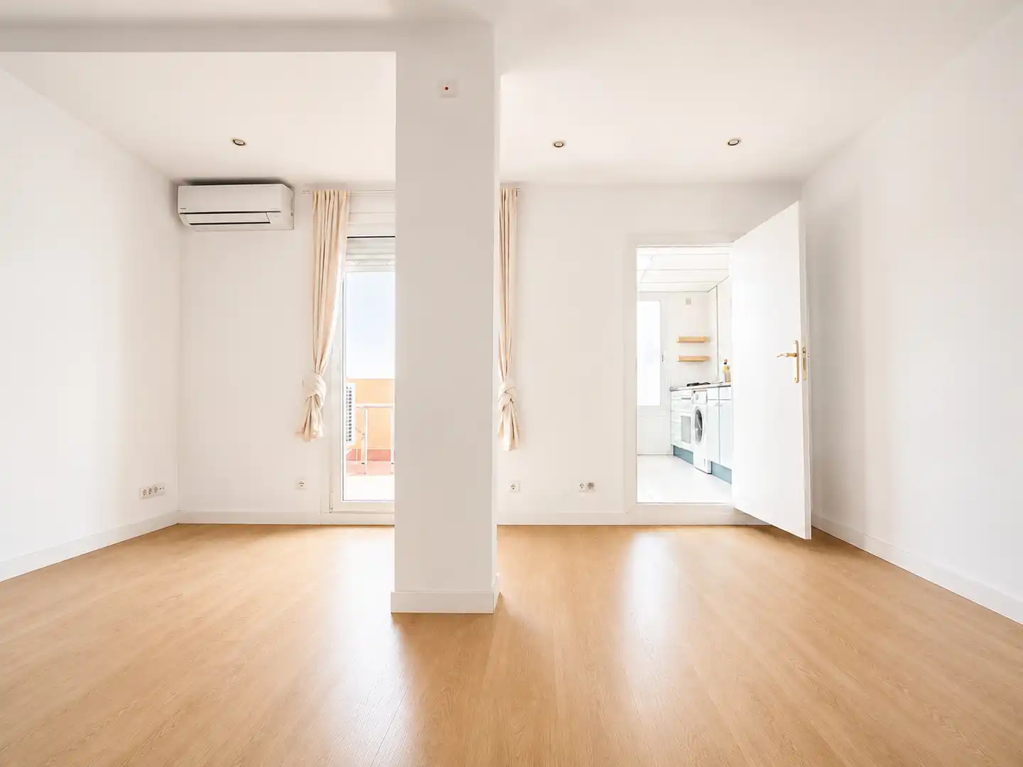 Sala de estar de Ático en venta en Barcelona con Aire acondicionado, Calefacción y Terraza
